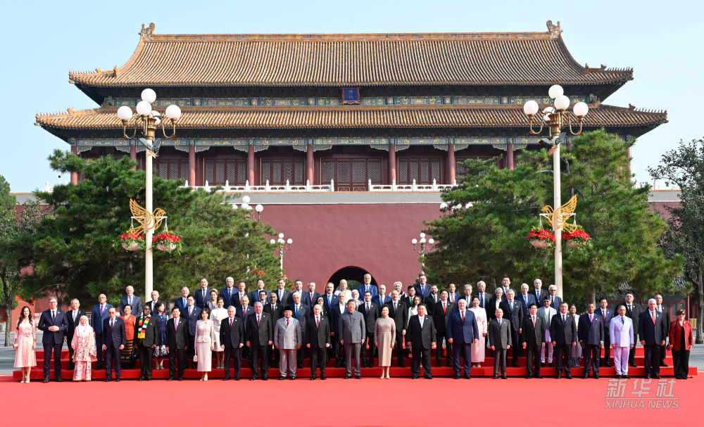 习近平：在纪念中国人民抗日战争暨世界反...